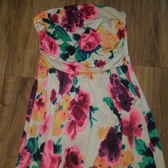 *2 for $15* Floral Strapless Maxi Dress w/ Pockets - Picture 2 of 2
